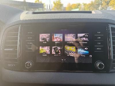 Fahrzeugabbildung SKODA Karoq Sportline / DSG / AHK
