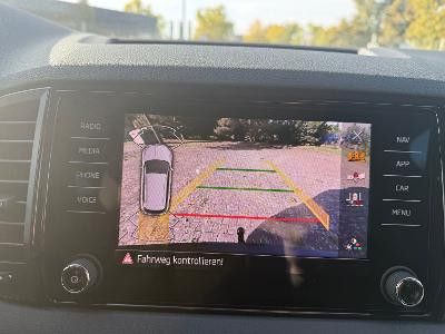 Fahrzeugabbildung SKODA Karoq Sportline / DSG / AHK