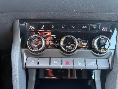 Fahrzeugabbildung SKODA Karoq Sportline / DSG / AHK