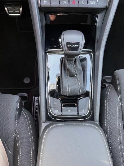 Fahrzeugabbildung SKODA Karoq Sportline / DSG / AHK