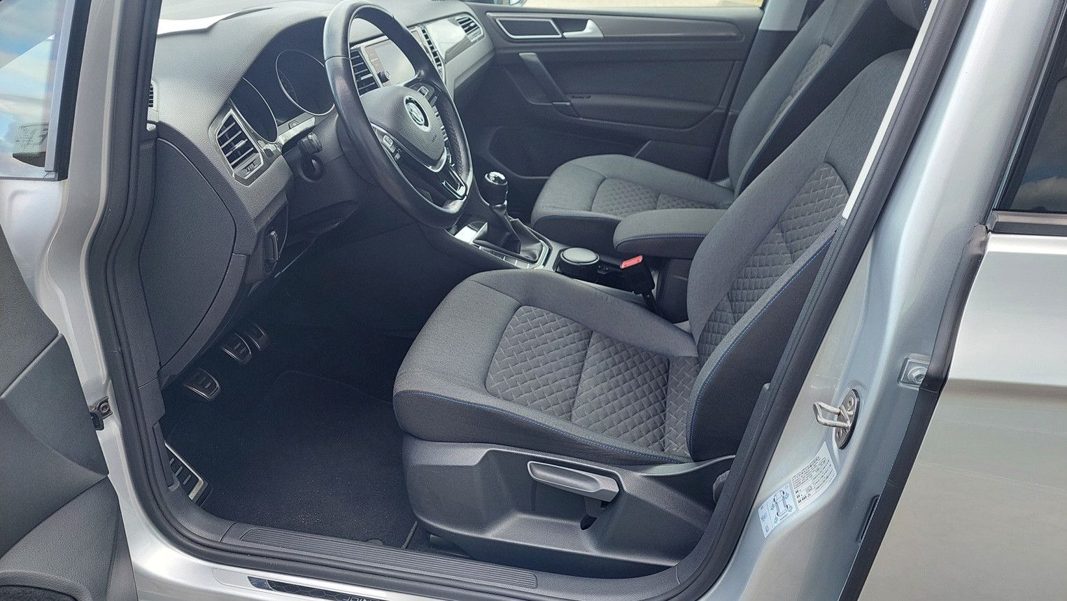 Fahrzeugabbildung Volkswagen Golf Sportsvan 1.5 TSI Join