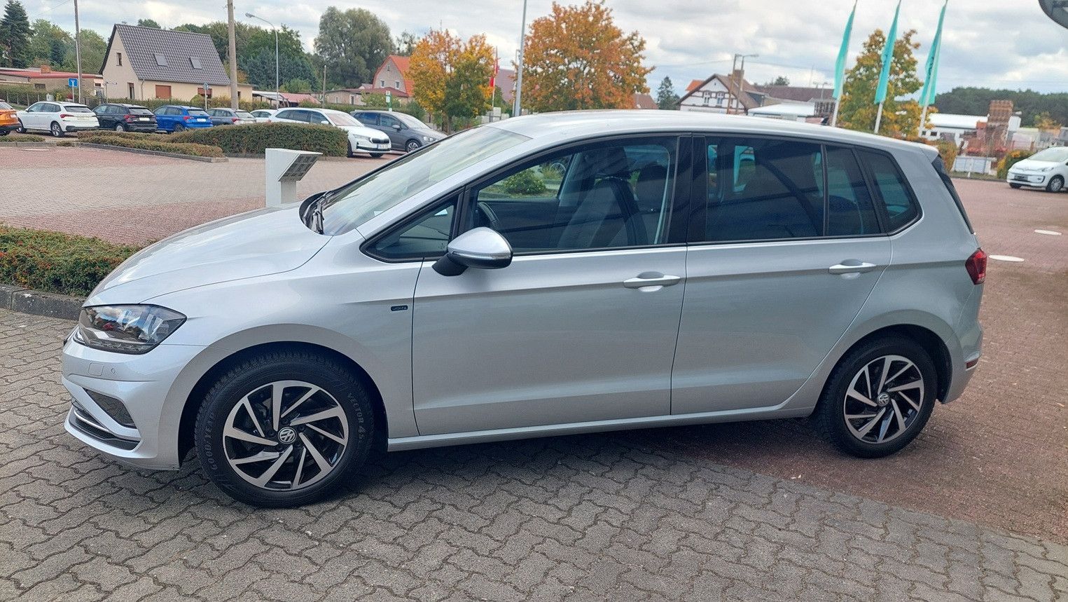 Fahrzeugabbildung Volkswagen Golf Sportsvan 1.5 TSI Join