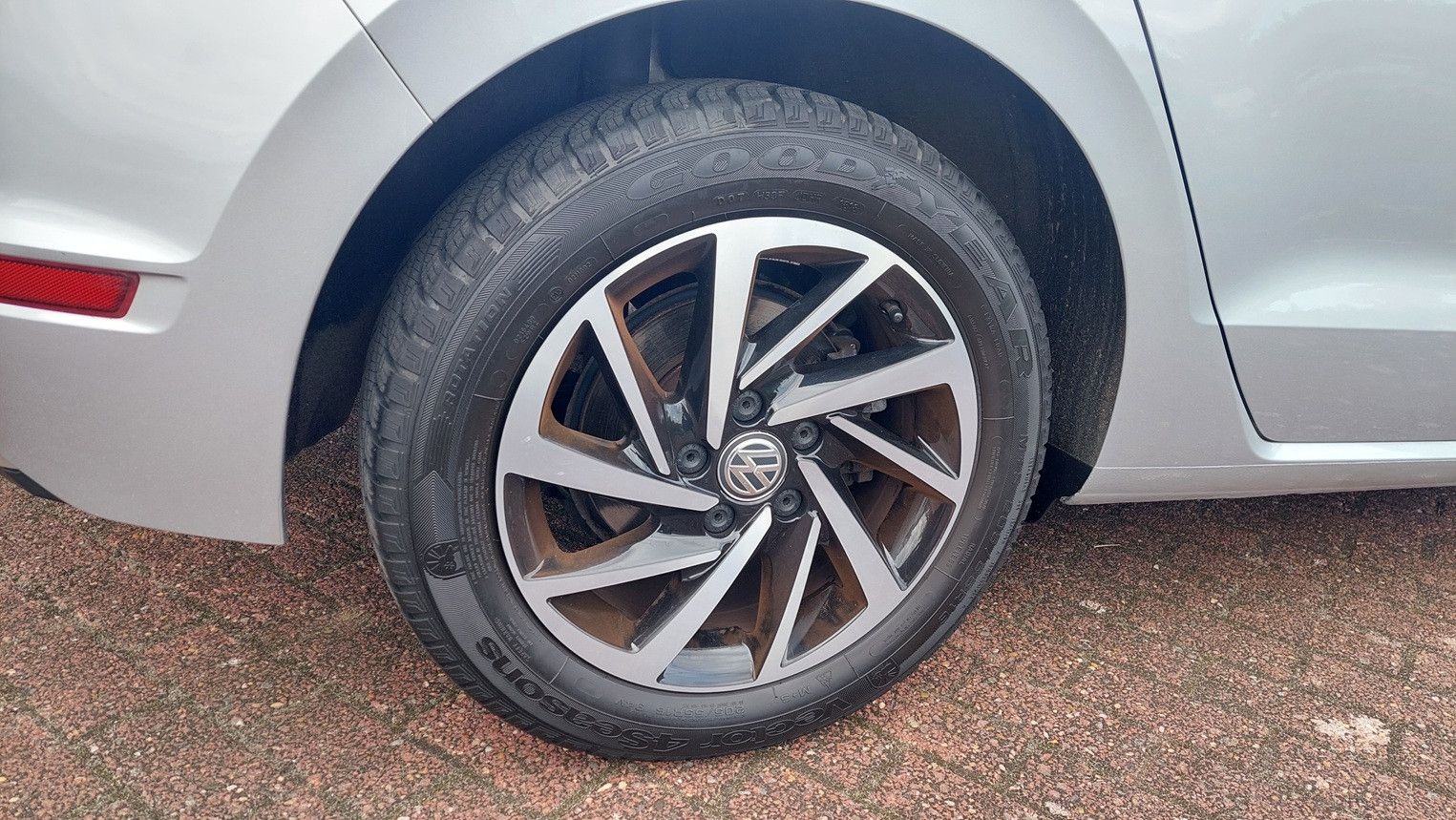 Fahrzeugabbildung Volkswagen Golf Sportsvan 1.5 TSI Join