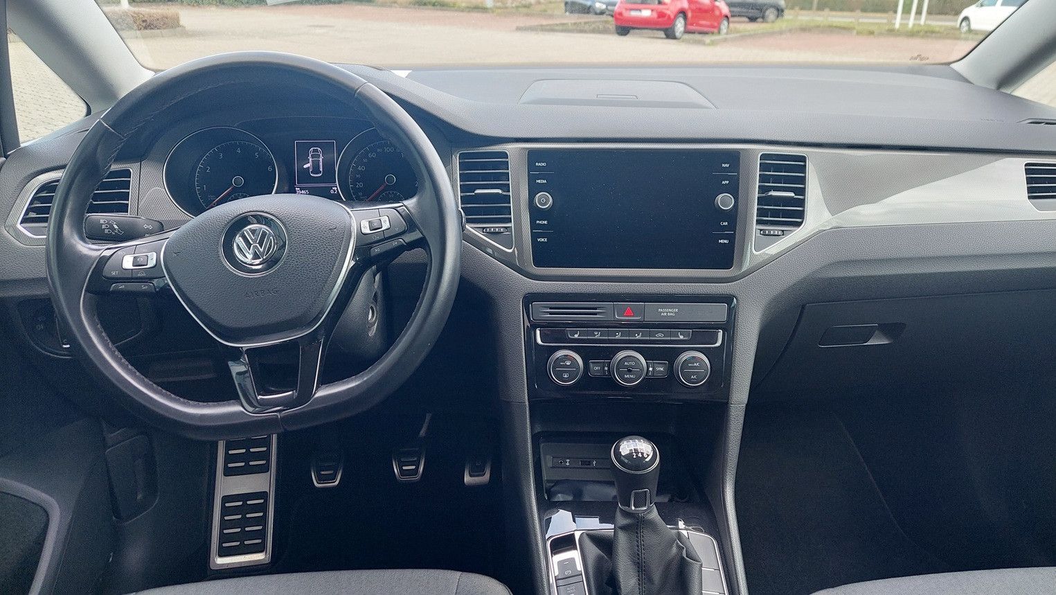 Fahrzeugabbildung Volkswagen Golf Sportsvan 1.5 TSI Join