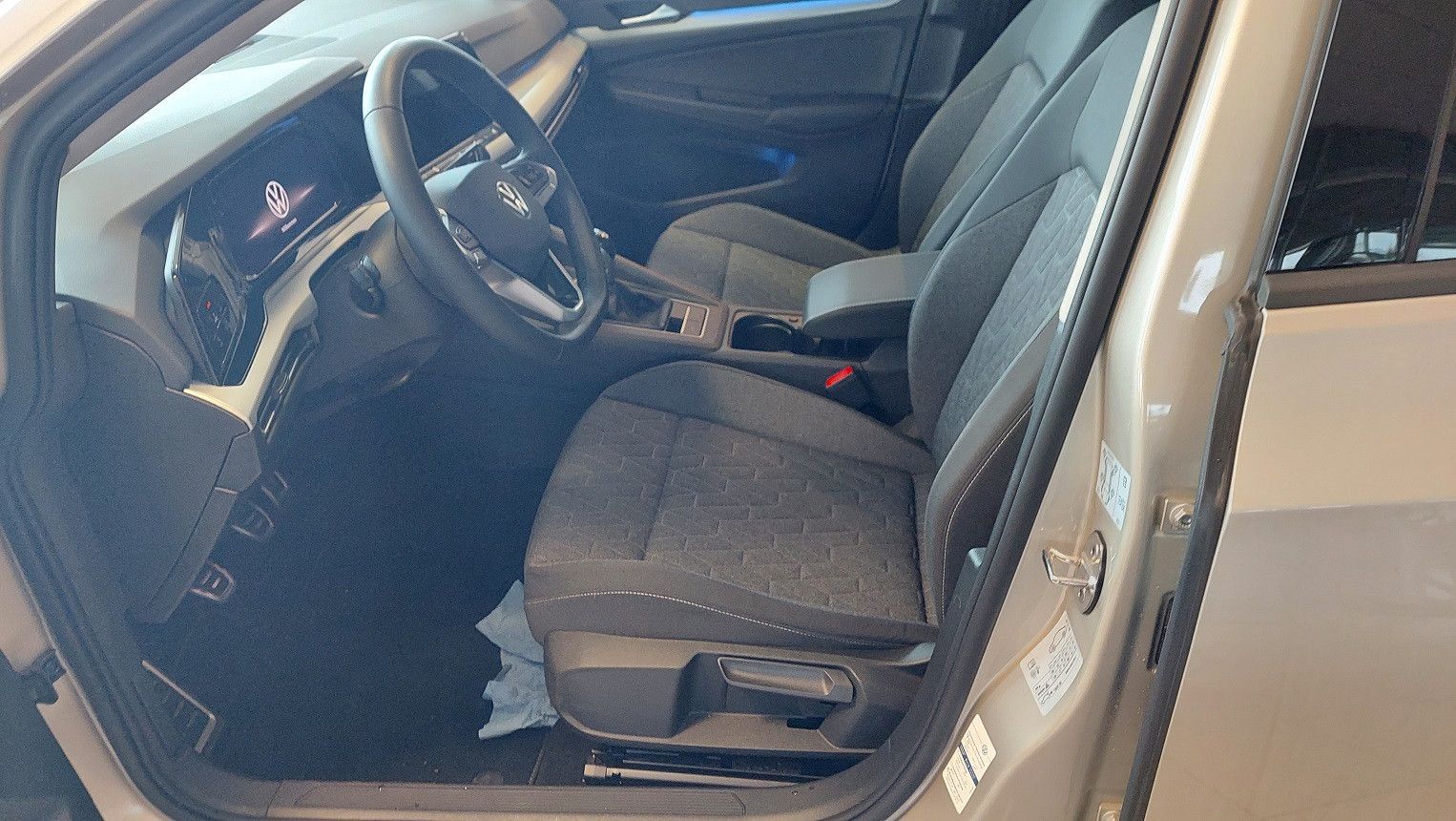 Fahrzeugabbildung Volkswagen Golf VIII 1.5 TSI Move
