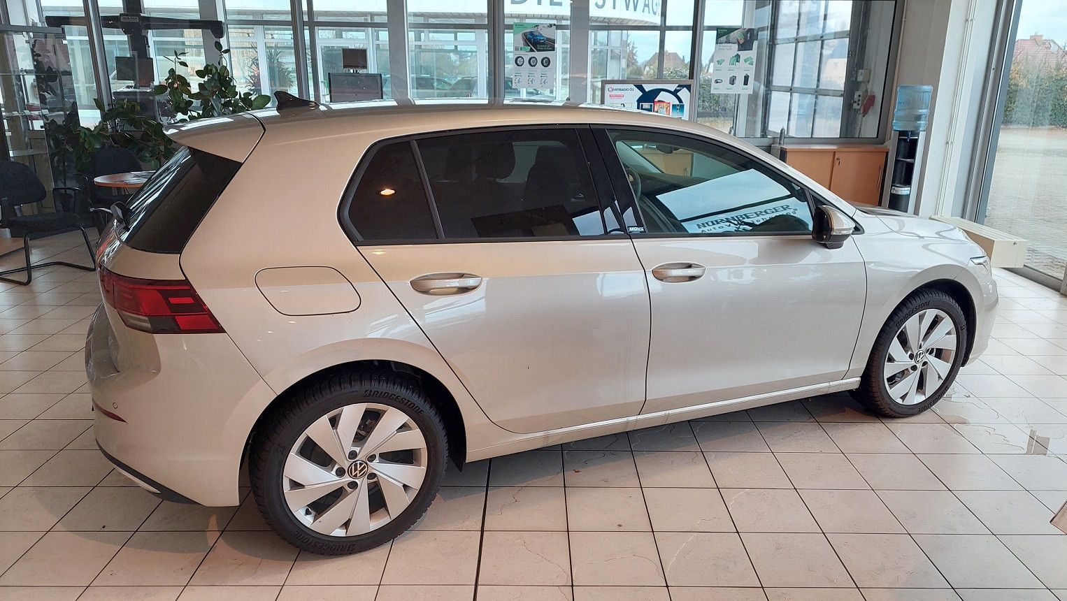 Fahrzeugabbildung Volkswagen Golf VIII 1.5 TSI Move