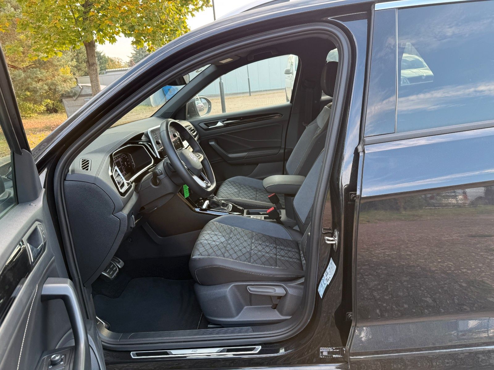Fahrzeugabbildung Volkswagen T-Roc R-Line