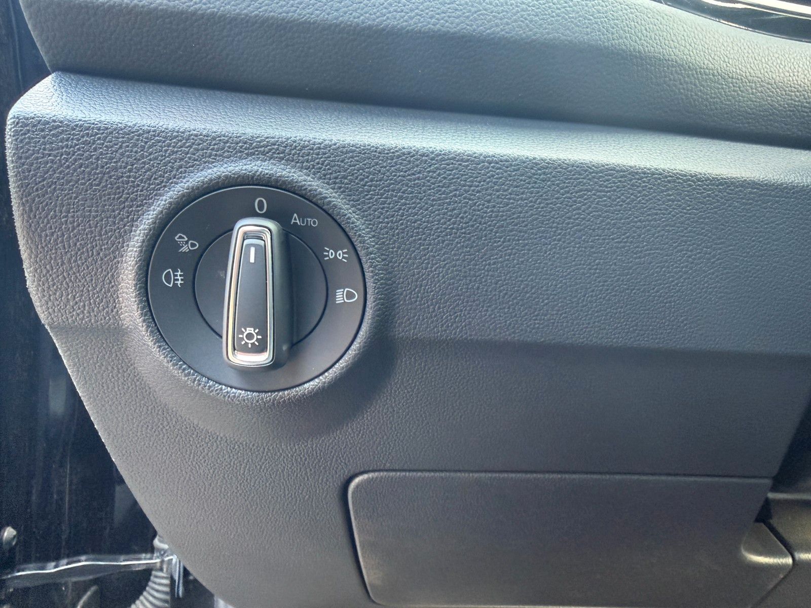 Fahrzeugabbildung Volkswagen T-Roc R-Line
