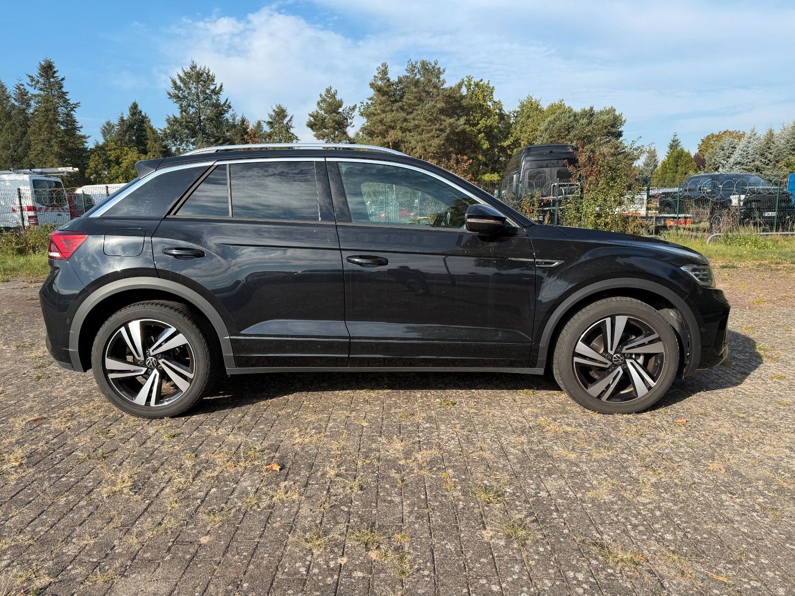 Fahrzeugabbildung Volkswagen T-Roc R-Line