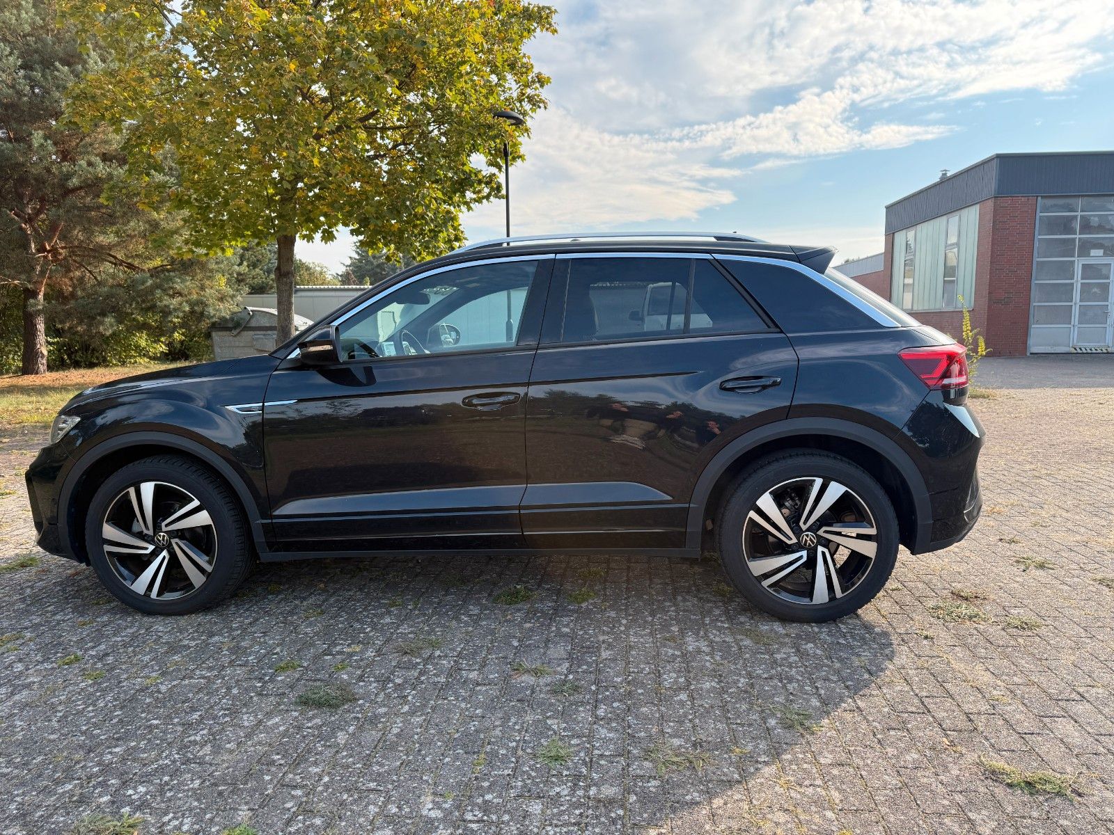 Fahrzeugabbildung Volkswagen T-Roc R-Line