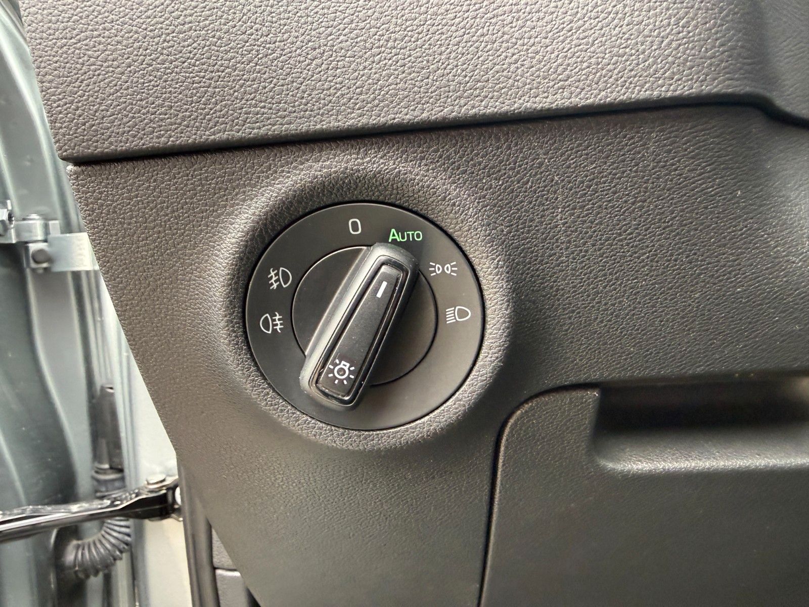 Fahrzeugabbildung SKODA Karoq Ambition *AWR*AHK*