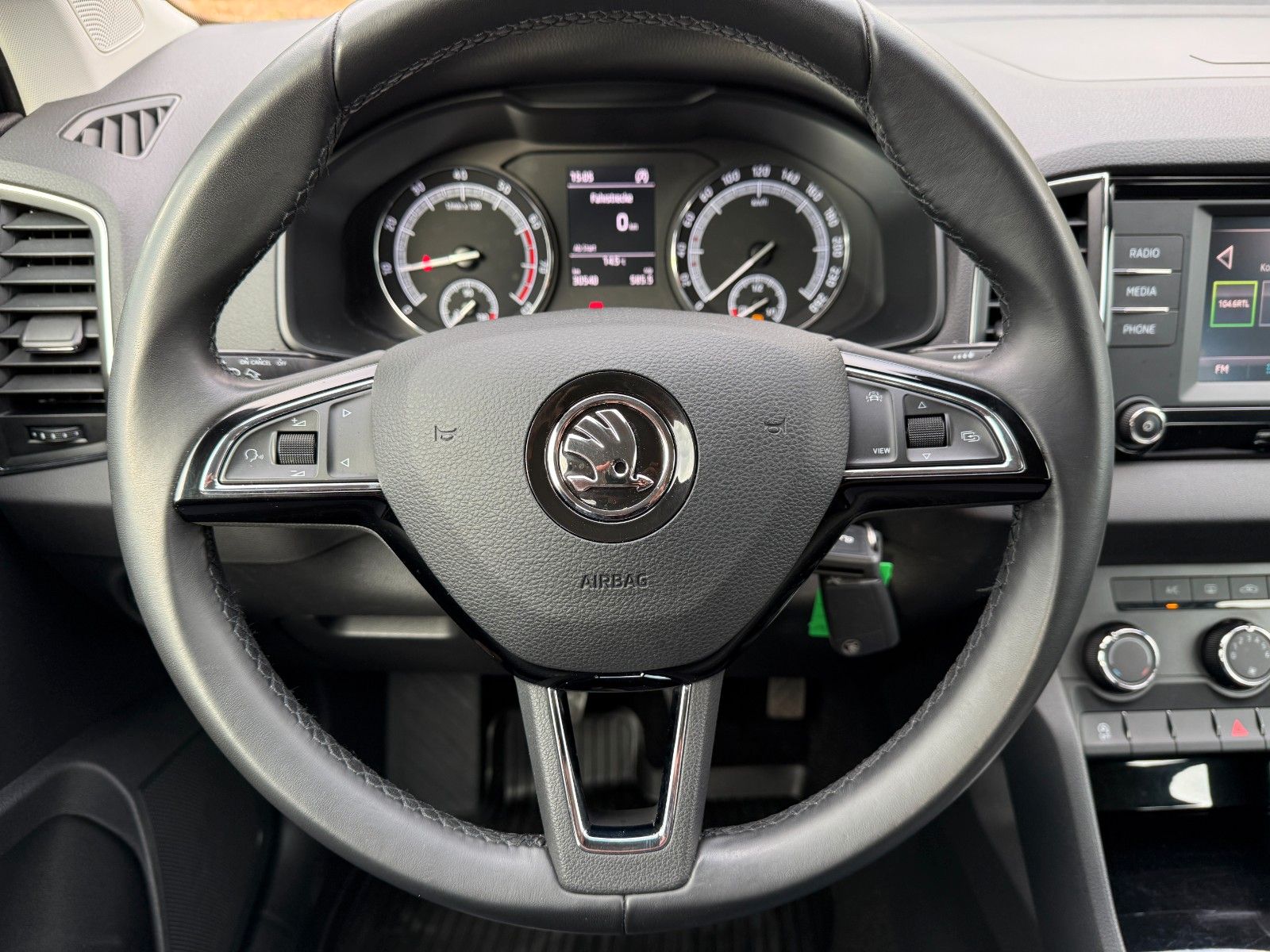 Fahrzeugabbildung SKODA Karoq Ambition *AWR*AHK*
