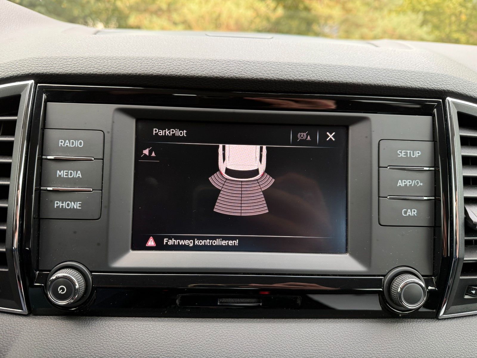 Fahrzeugabbildung SKODA Karoq Ambition *AWR*AHK*