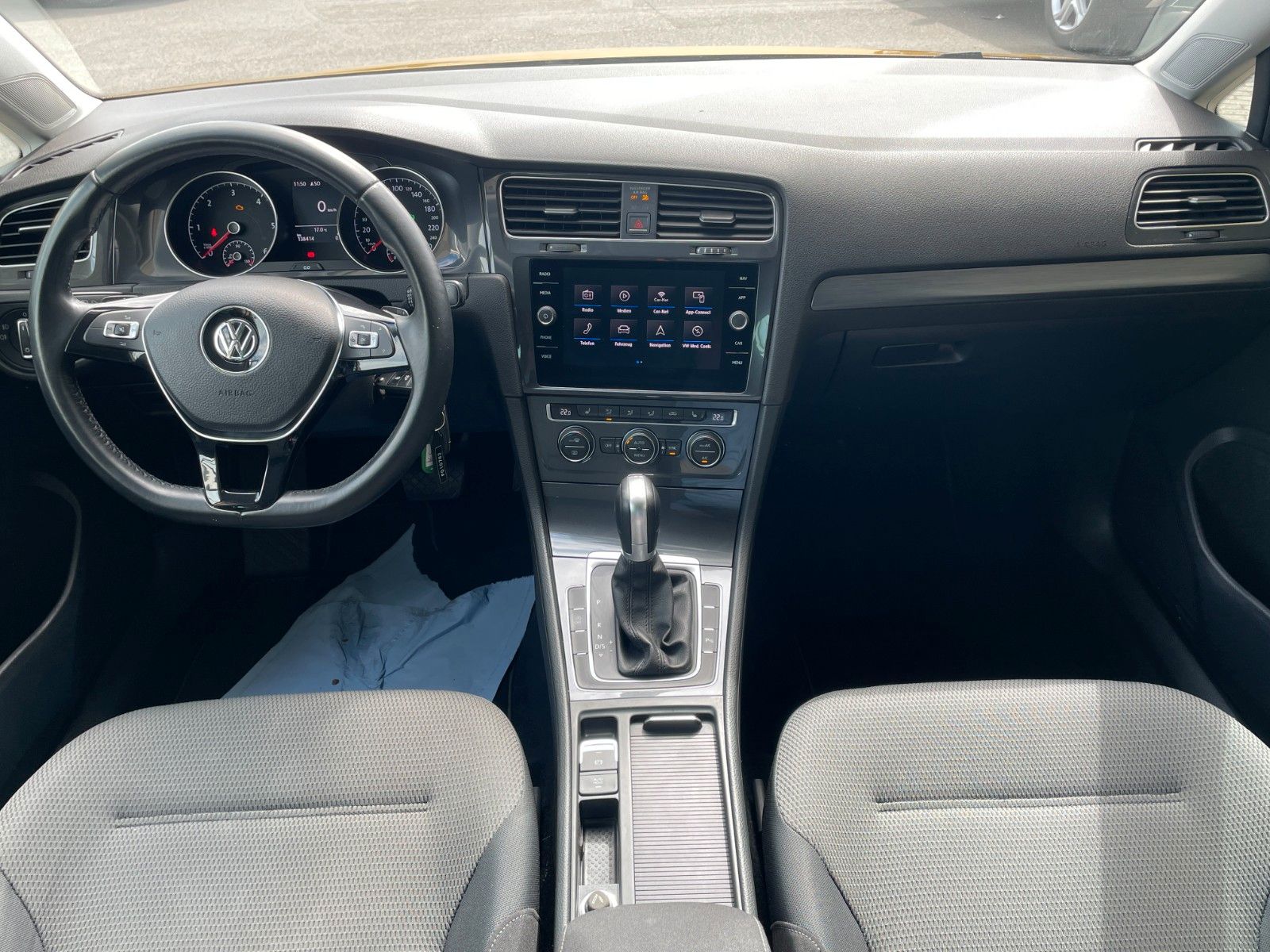 Fahrzeugabbildung Volkswagen Golf 2.0 TDI DSG Comfortline
