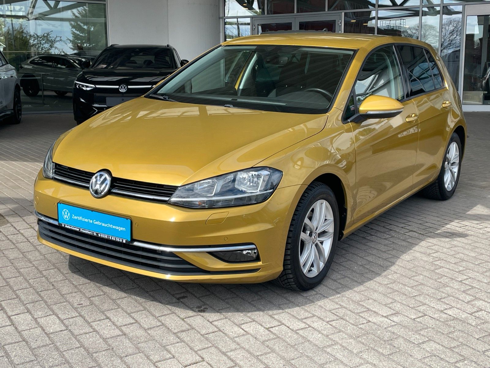 Fahrzeugabbildung Volkswagen Golf 2.0 TDI DSG Comfortline