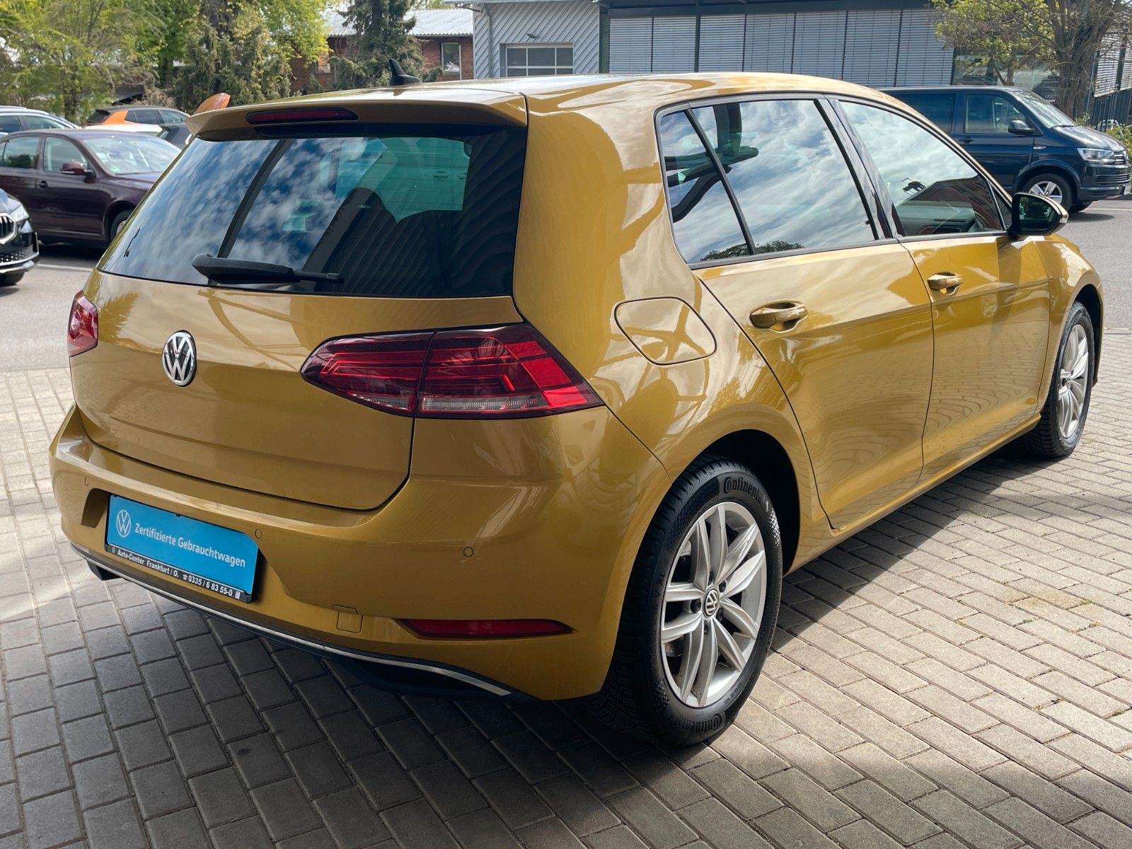 Fahrzeugabbildung Volkswagen Golf 2.0 TDI DSG Comfortline