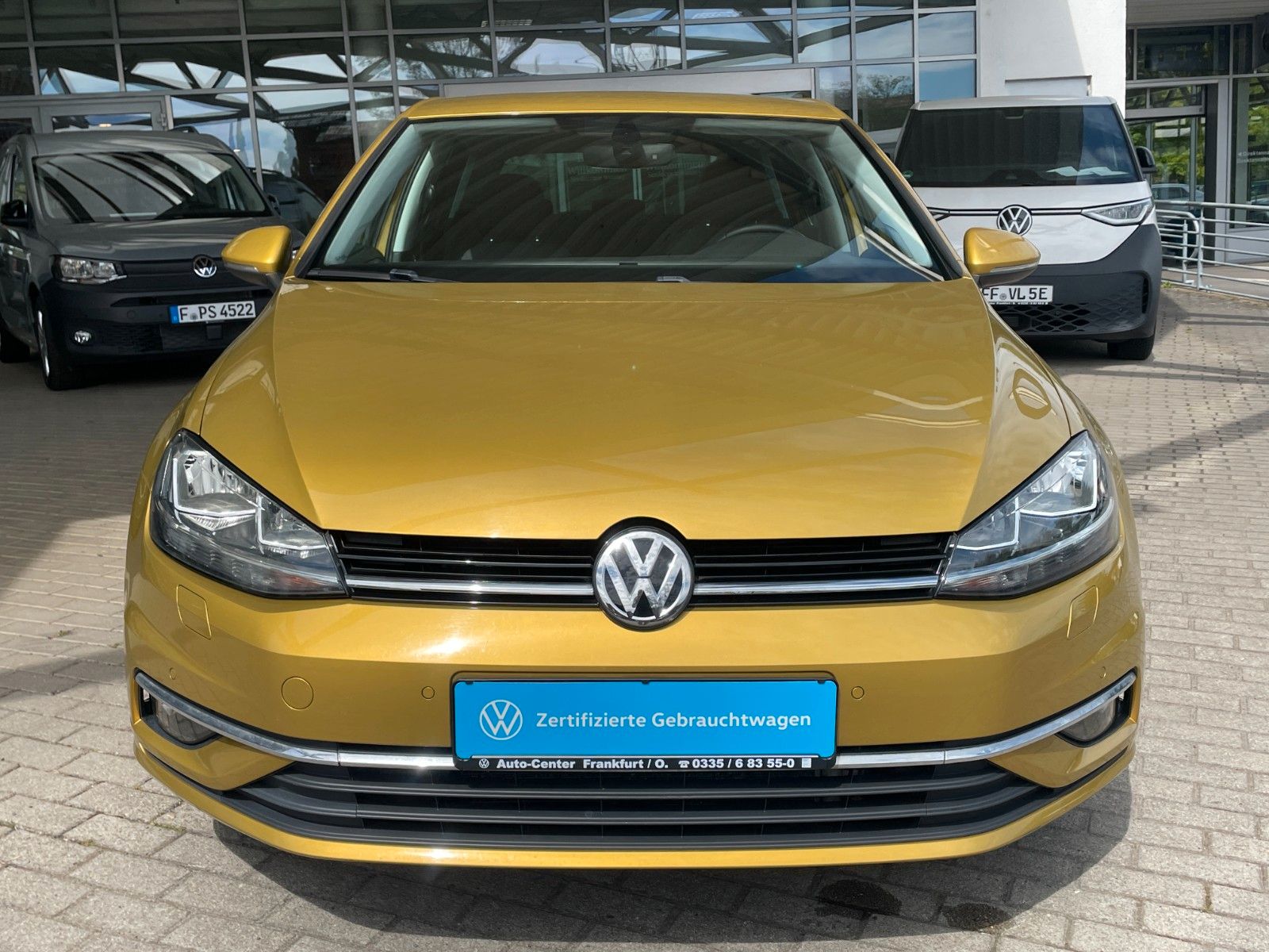 Fahrzeugabbildung Volkswagen Golf 2.0 TDI DSG Comfortline