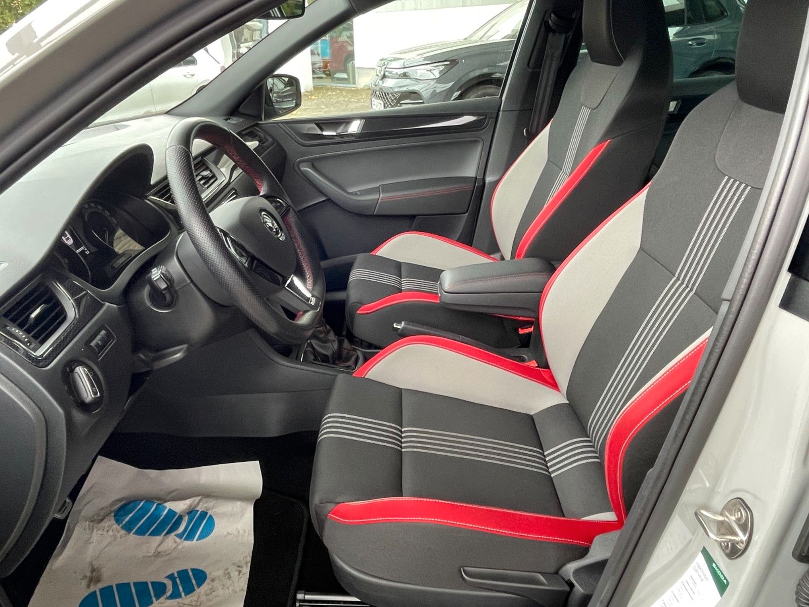 Fahrzeugabbildung SKODA Rapid 1.0 TSI 81kW Monte Carlo Spaceback