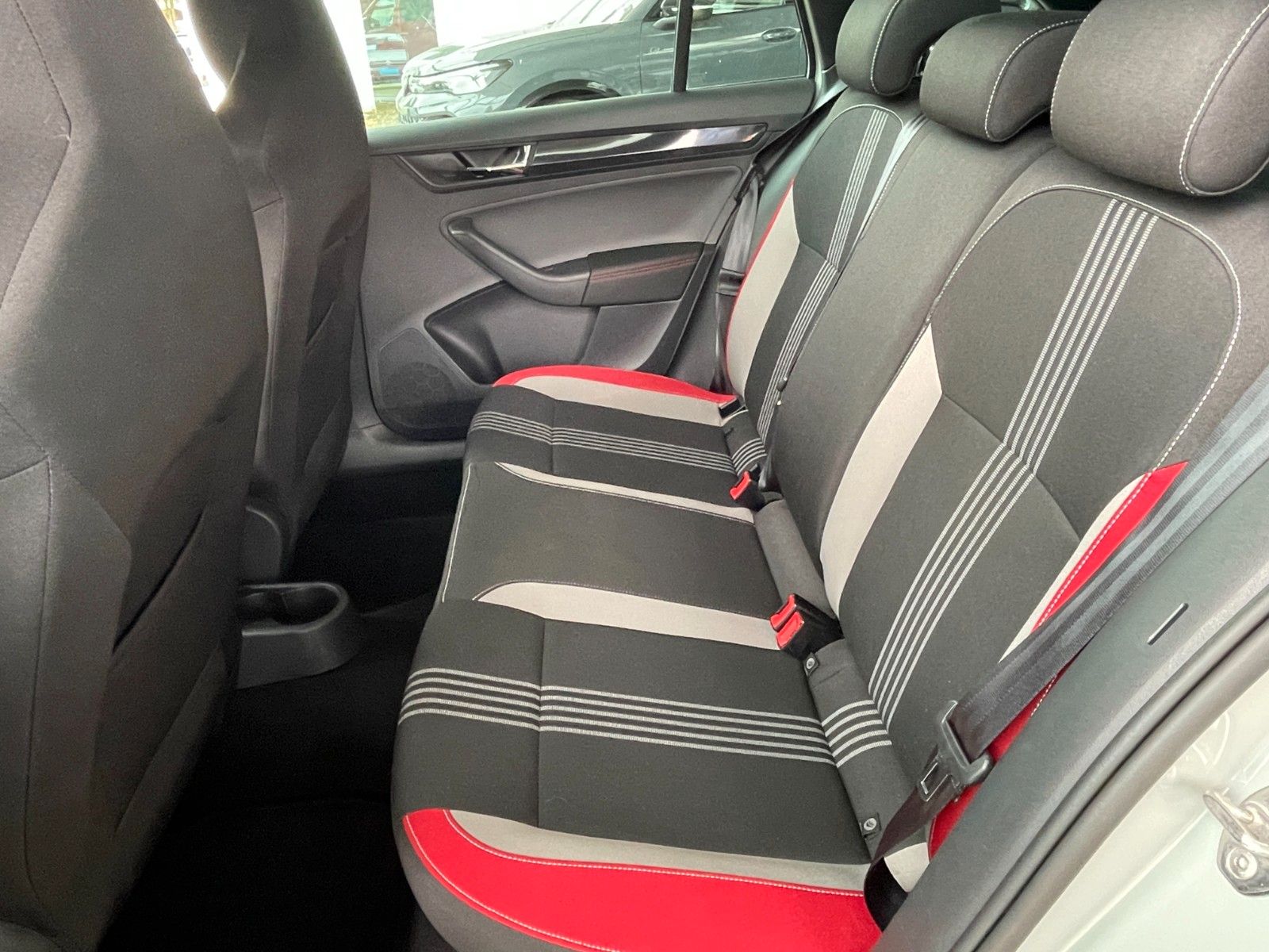 Fahrzeugabbildung SKODA Rapid 1.0 TSI 81kW Monte Carlo Spaceback