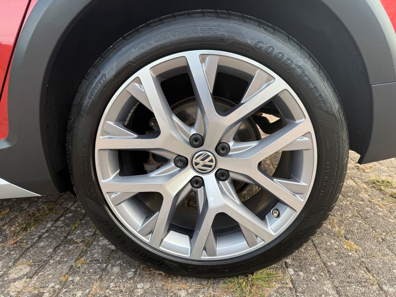 Fahrzeugabbildung Volkswagen Alltrack Variant*WKR*Dachträger*SH*Kamera