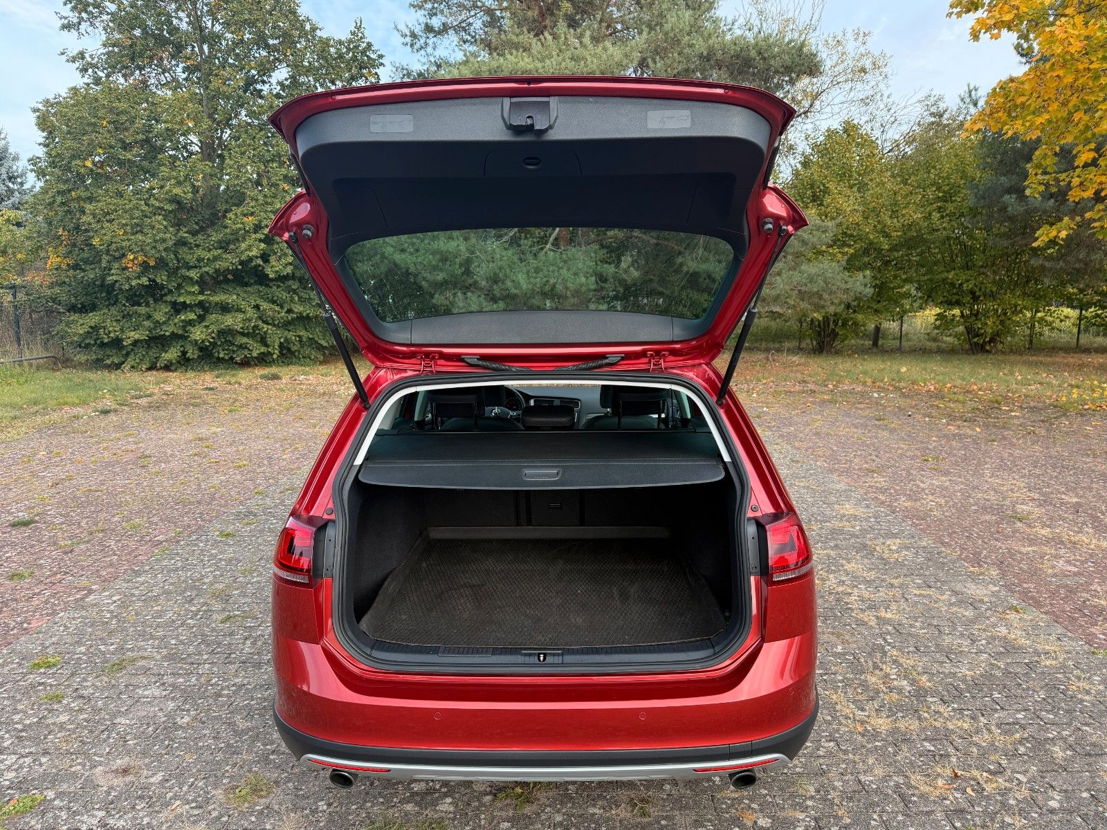 Fahrzeugabbildung Volkswagen Alltrack Variant*WKR*Dachträger*SH*Kamera