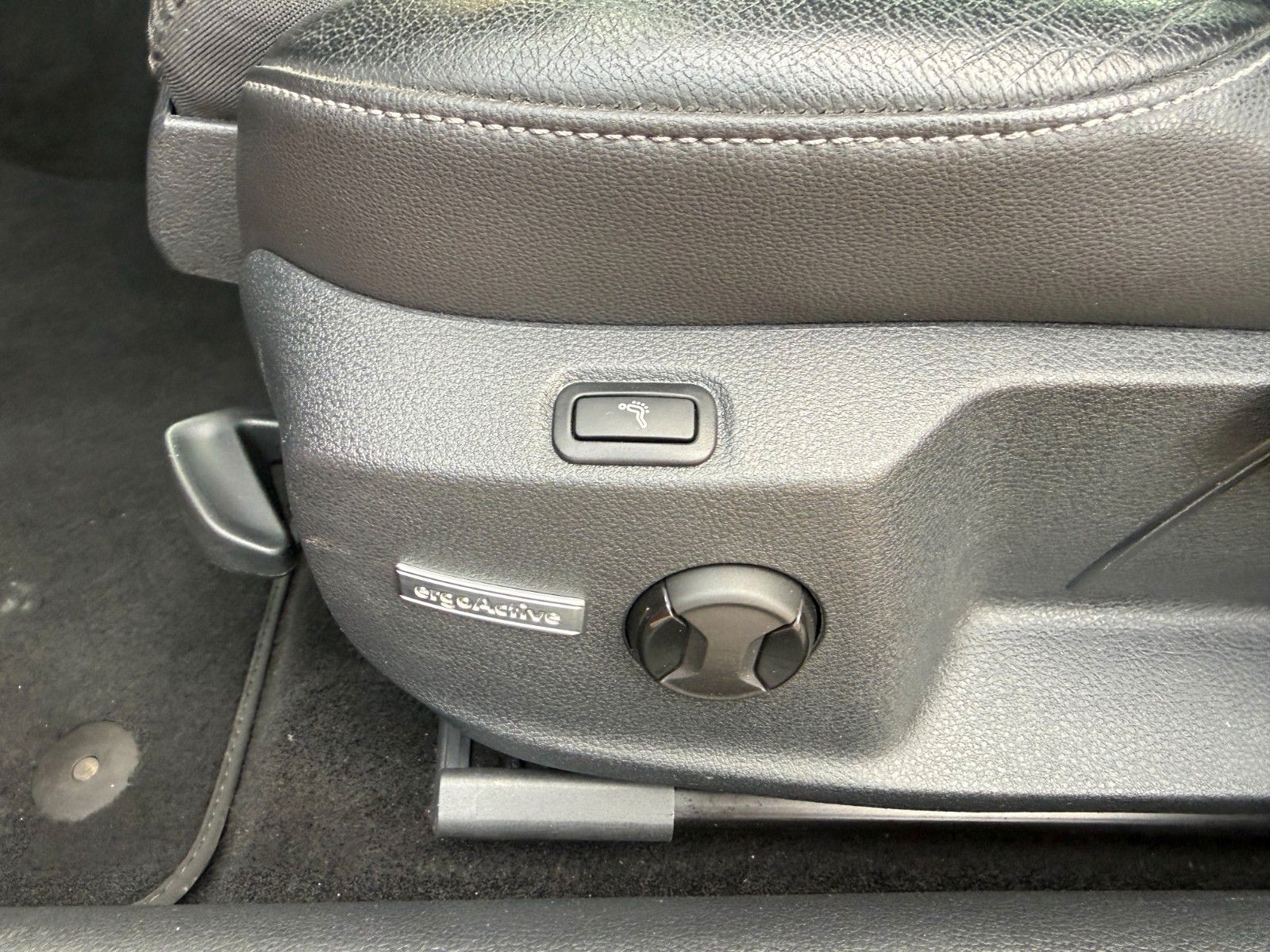 Fahrzeugabbildung Volkswagen Alltrack Variant*WKR*Dachträger*SH*Kamera