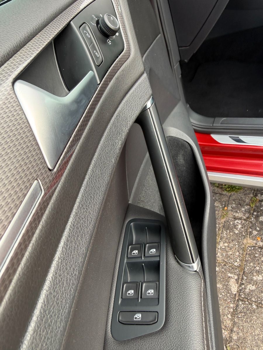 Fahrzeugabbildung Volkswagen Alltrack Variant*WKR*Dachträger*SH*Kamera