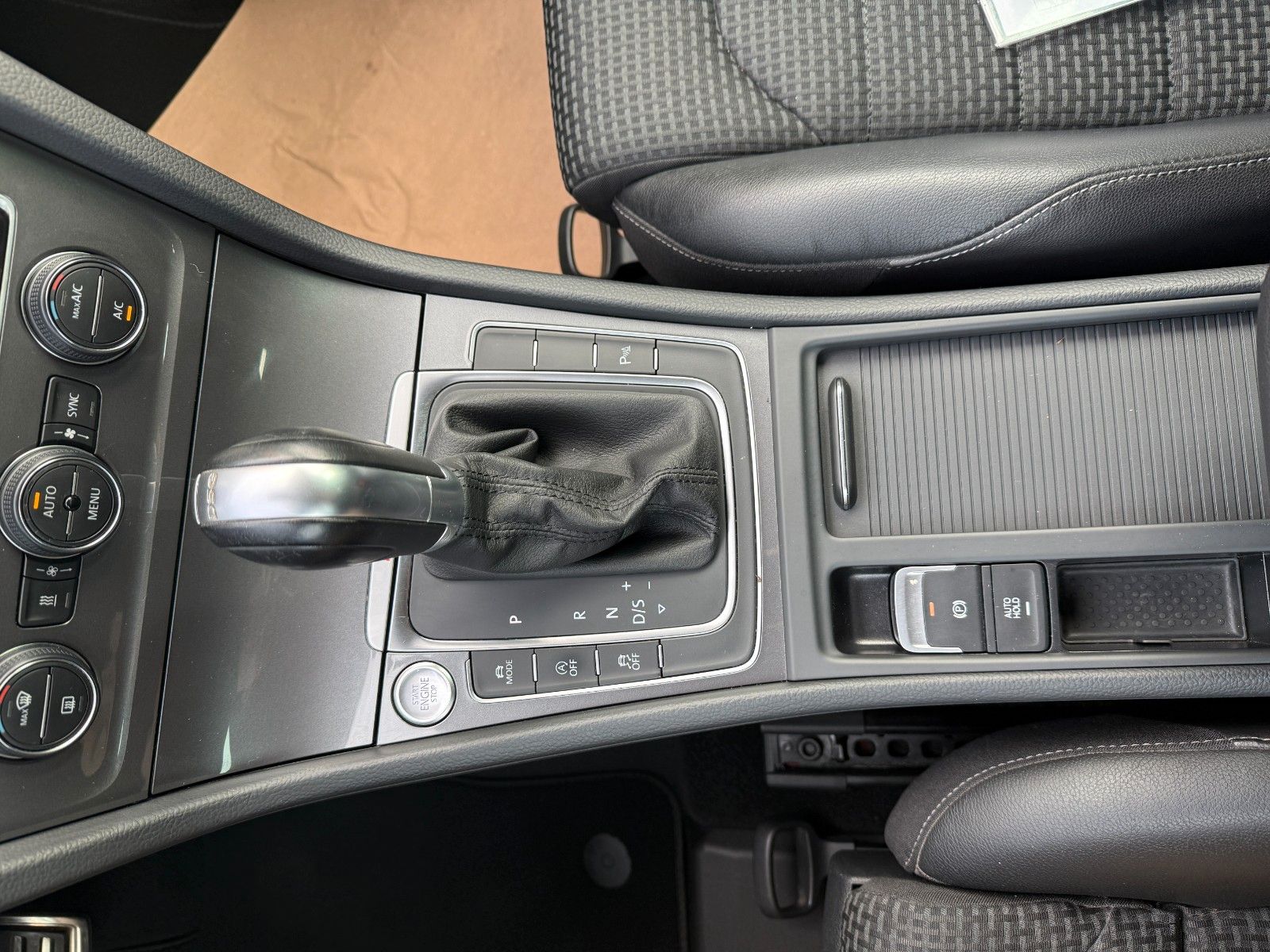 Fahrzeugabbildung Volkswagen Alltrack Variant*WKR*Dachträger*SH*Kamera