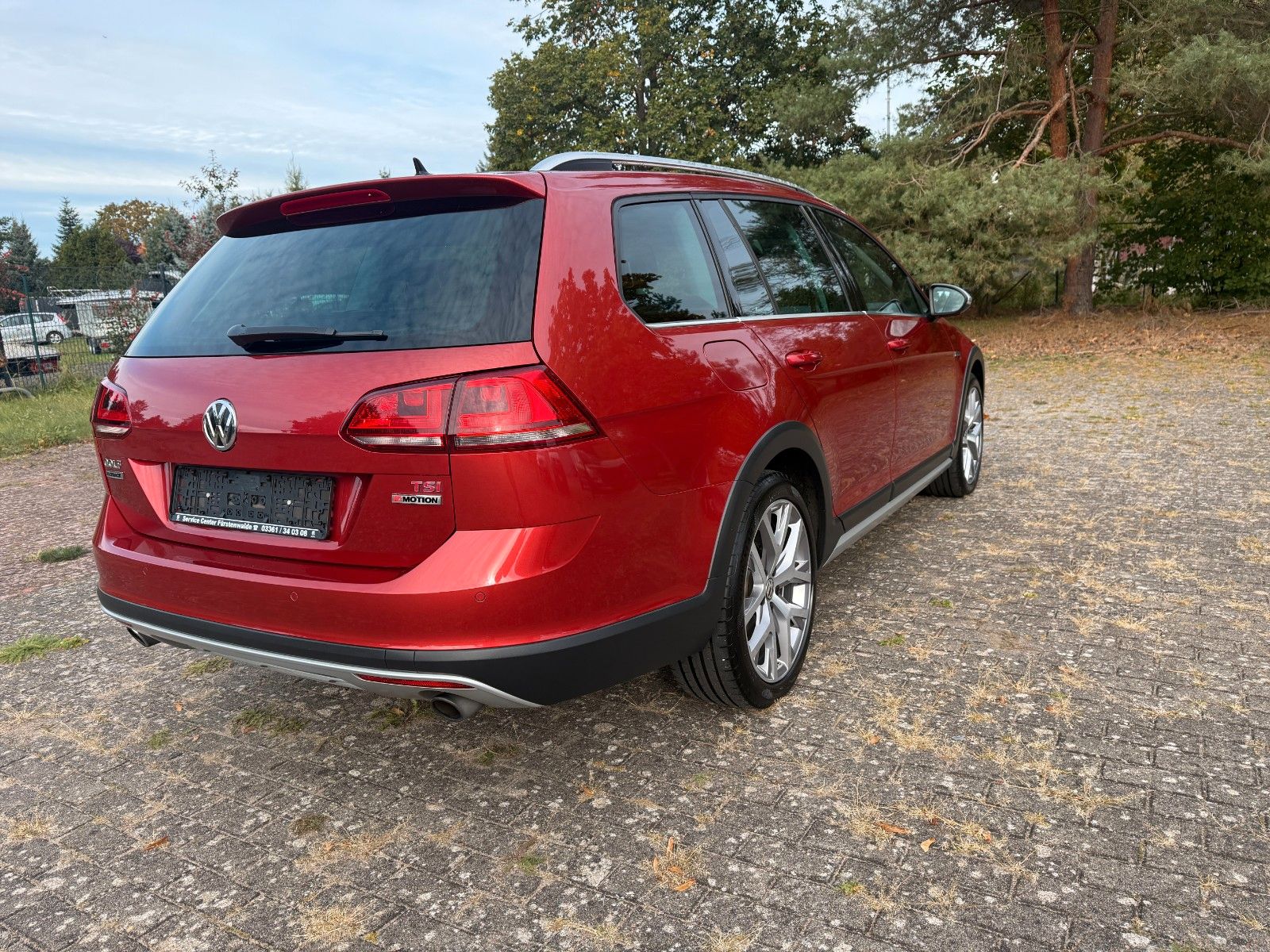 Fahrzeugabbildung Volkswagen Alltrack Variant*WKR*Dachträger*SH*Kamera