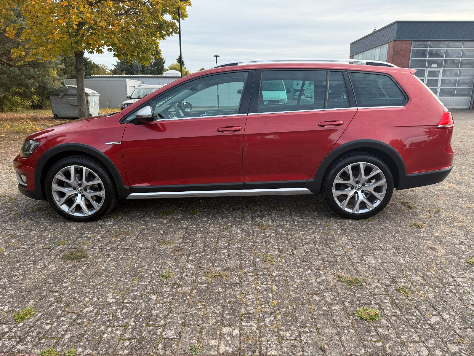 Fahrzeugabbildung Volkswagen Alltrack Variant*WKR*Dachträger*SH*Kamera