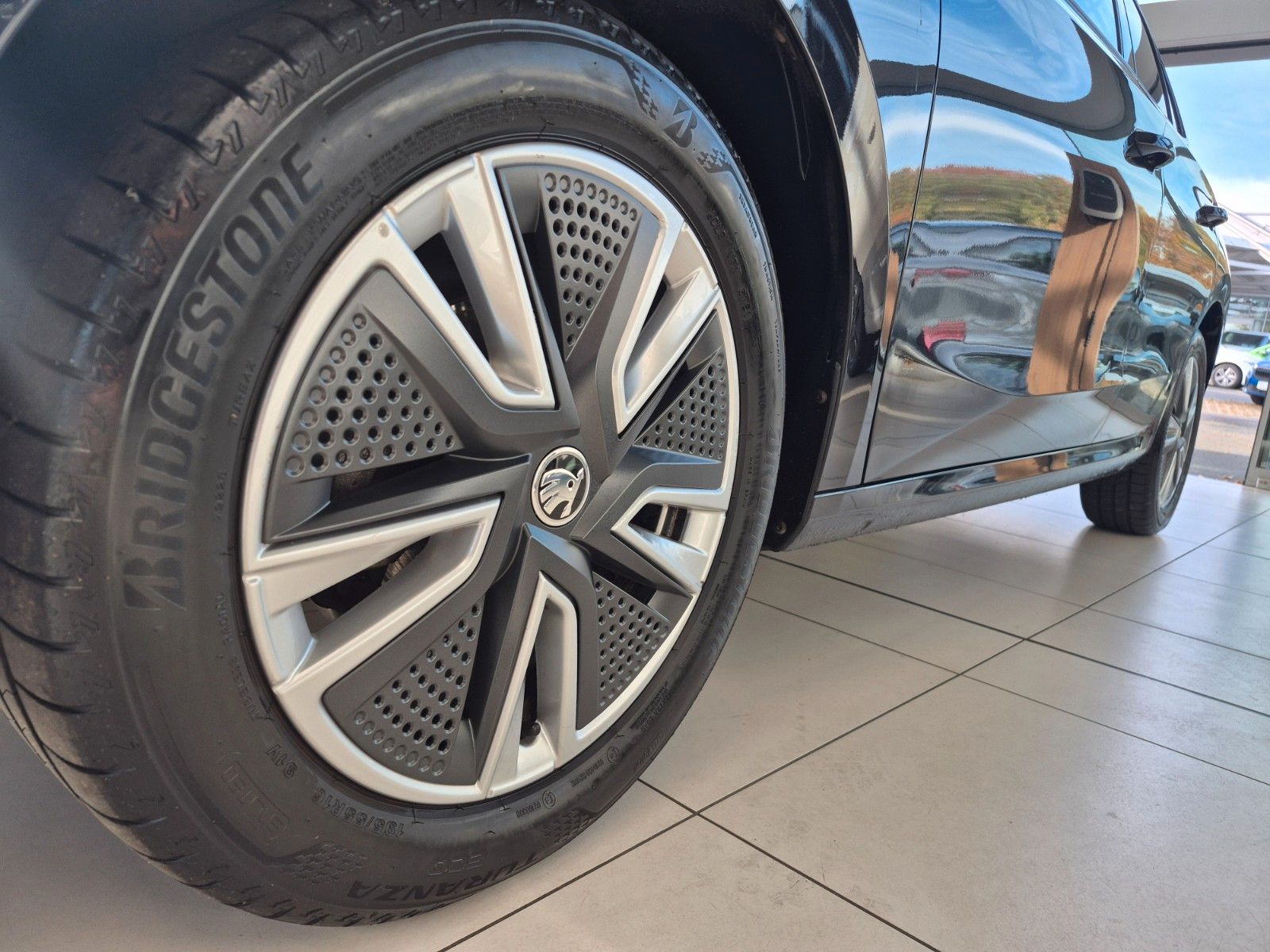 Fahrzeugabbildung SKODA Fabia 1.0 TSI Ambition *Navigationssystem*