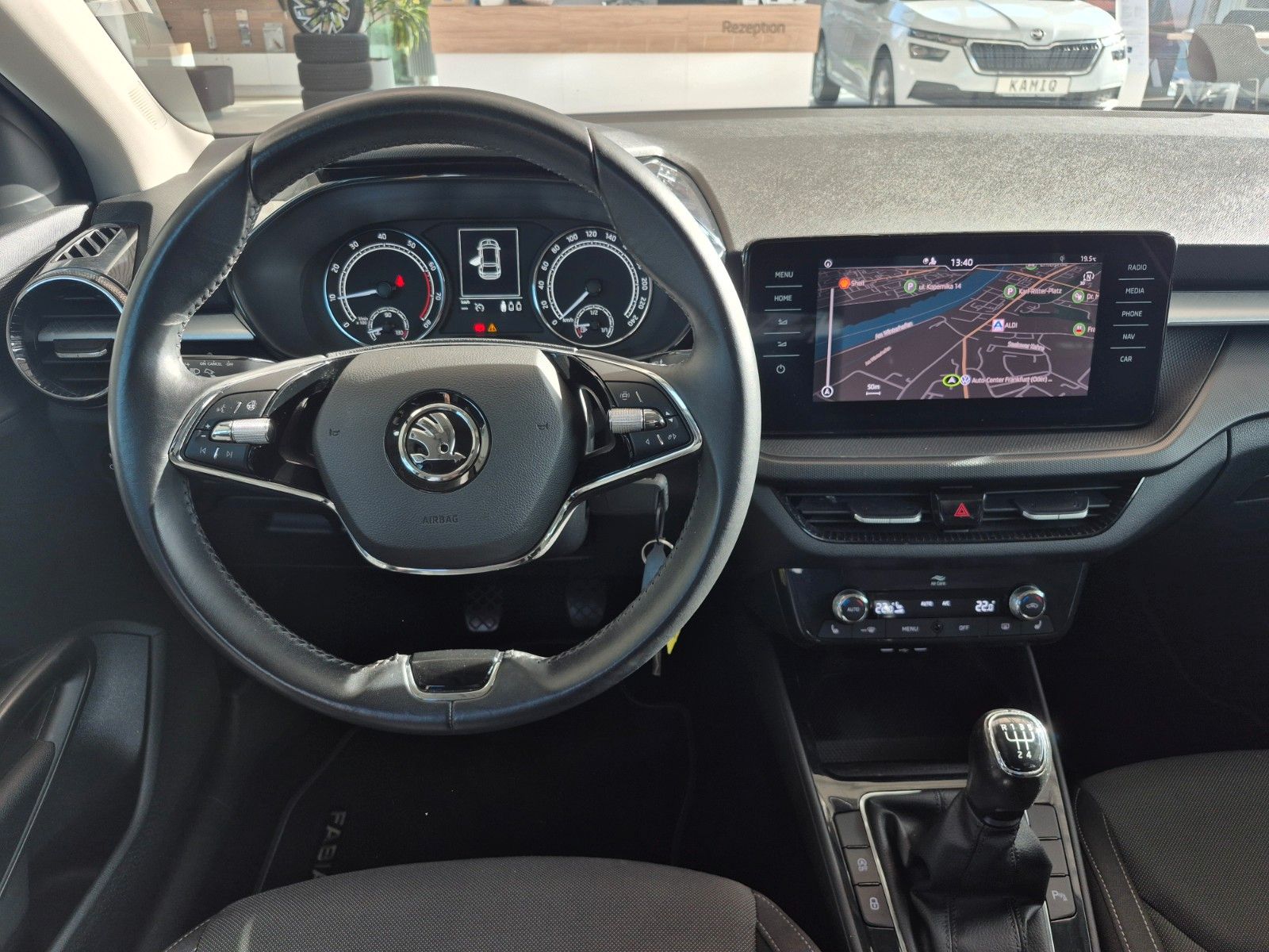 Fahrzeugabbildung SKODA Fabia 1.0 TSI Ambition *Navigationssystem*