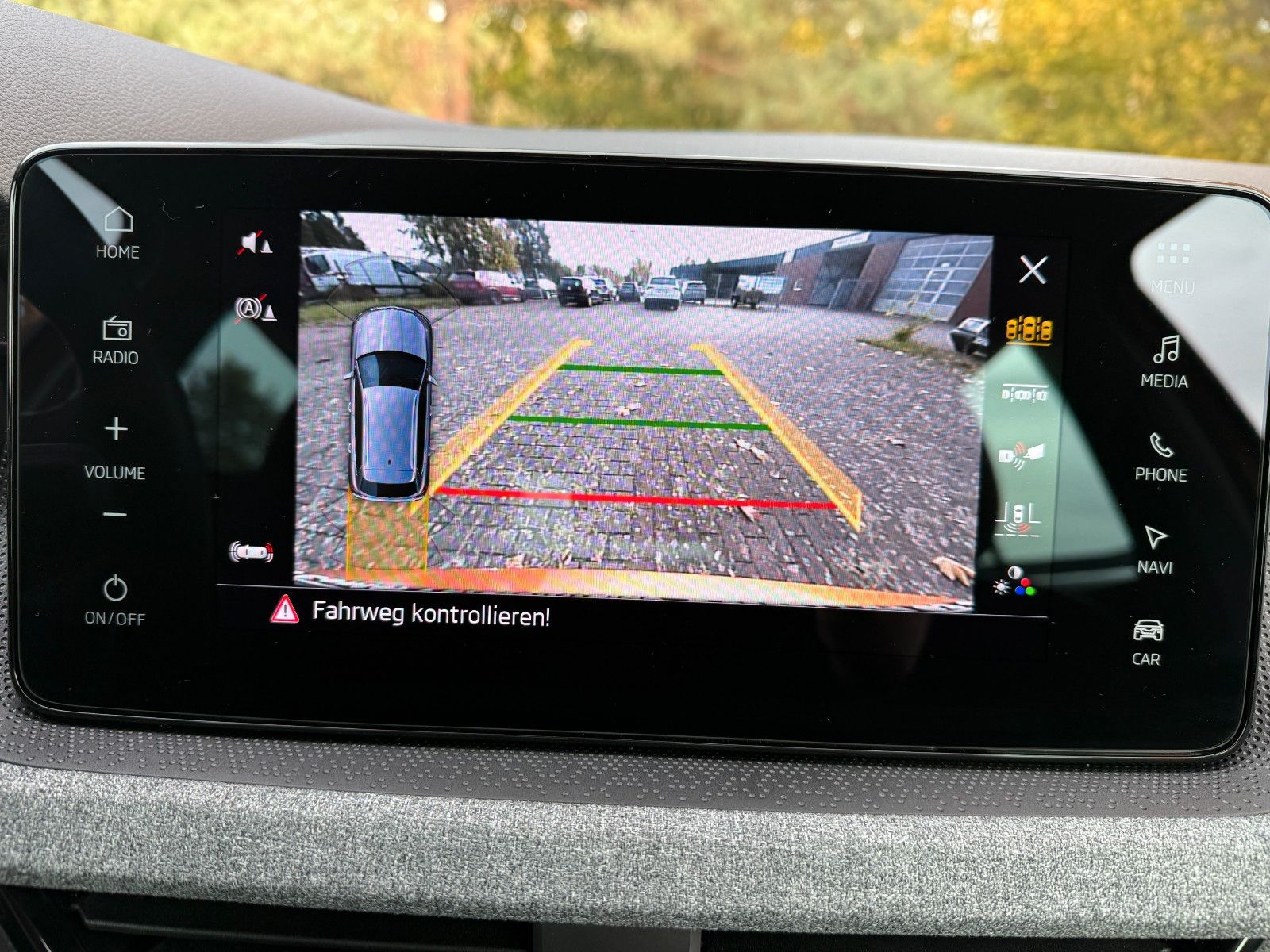 Fahrzeugabbildung SKODA Kamiq Selection*Kamera*WKR*Automatik*
