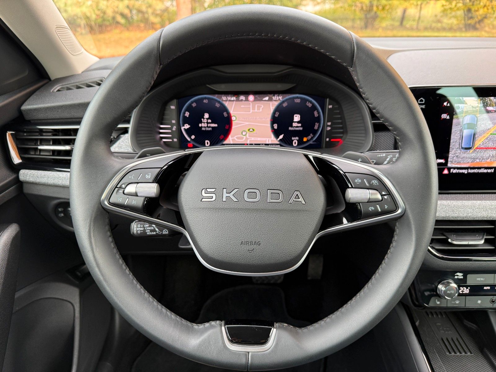 Fahrzeugabbildung SKODA Kamiq Selection*Kamera*WKR*Automatik*